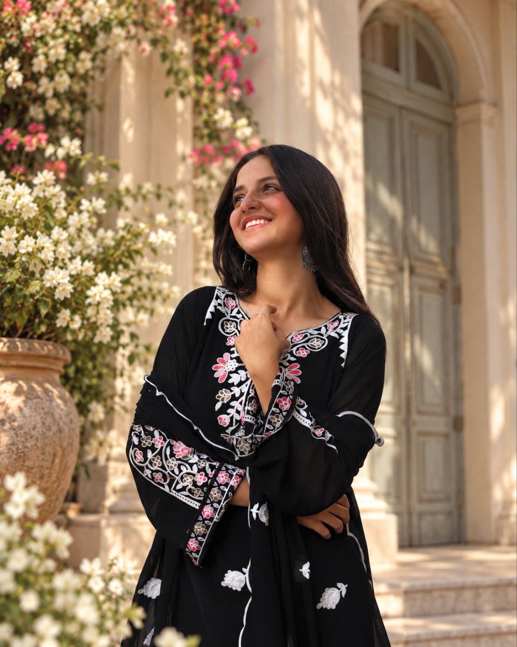 Gulbahar Kashmiri Black & White Multicolor Floral Dhaaga Threadwork 3-Piece Suit